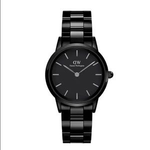 Daniel Wellington 32mm ceramic black watch water resistant